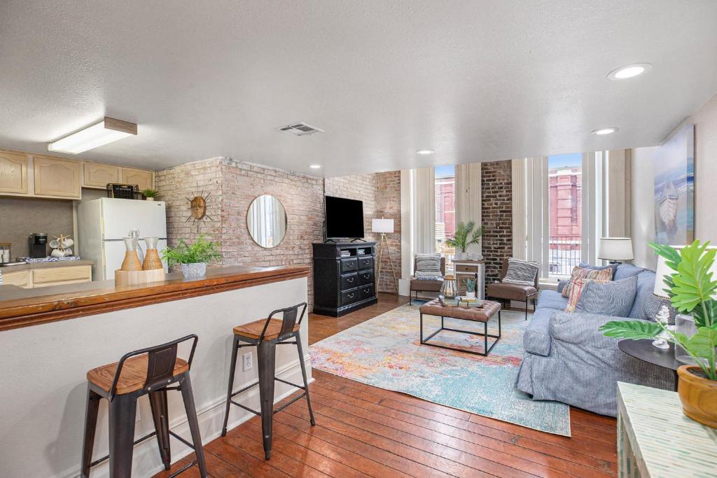 Serenity on the Strand Historic Strand Loft 205, Galveston Updated 2023 Prices