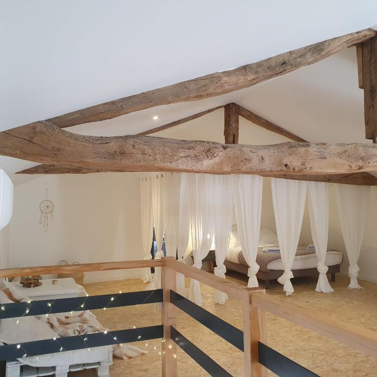 Fotografie z fotogalerie ubytování Cottage chaleureux dans un Domaine d'exception v destinaci Nomdieu