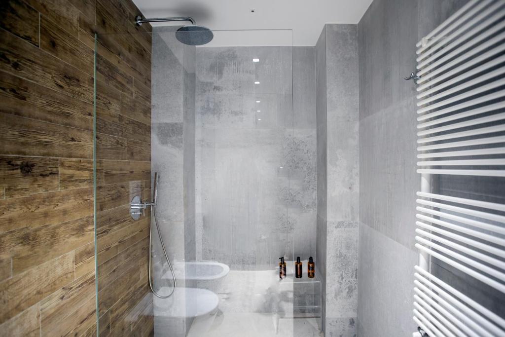 Un baño de I Carusi Relais