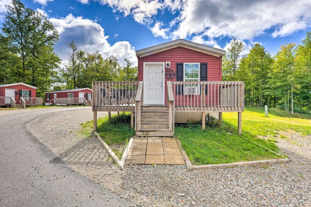 Cassopolis Cabin with Lake and Fishing Access!, Cassopolis (updated