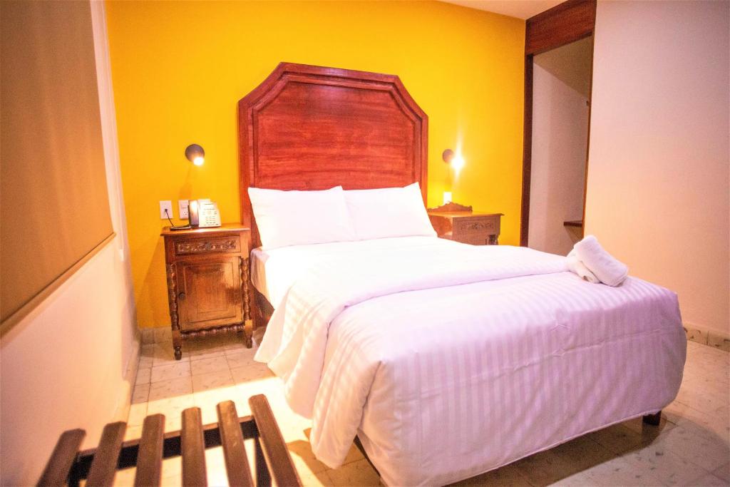 Postel nebo postele na pokoji v ubytování Hotel Real Toledo by Kavia