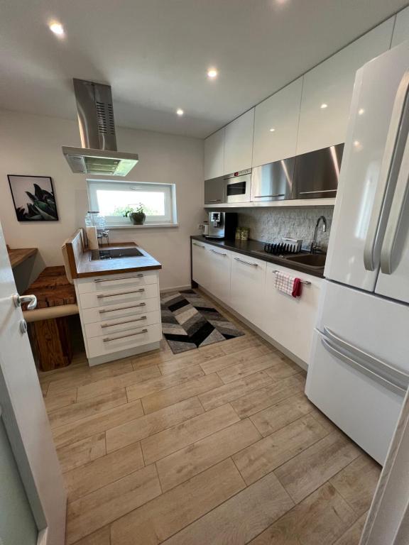 Kuchyňa alebo kuchynka v ubytovaní Haus am Wanderweg