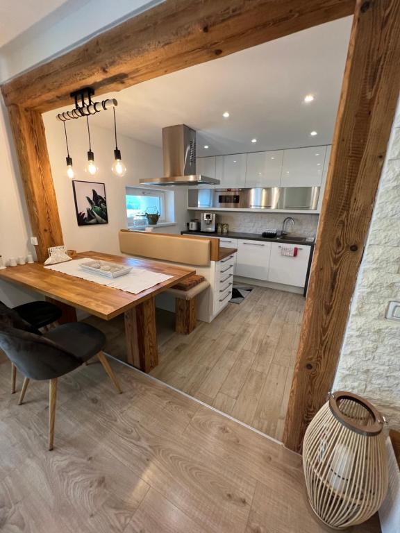 Kuchyňa alebo kuchynka v ubytovaní Haus am Wanderweg