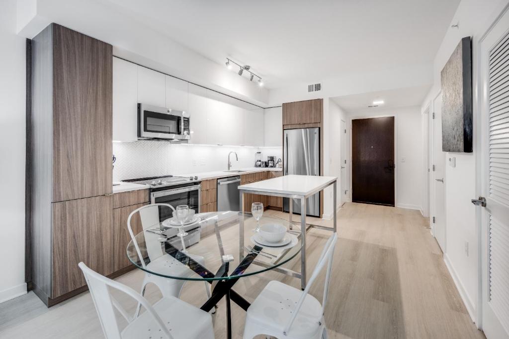 Kuchyň nebo kuchyňský kout v ubytování Global Luxury Suites at Capitol Hill