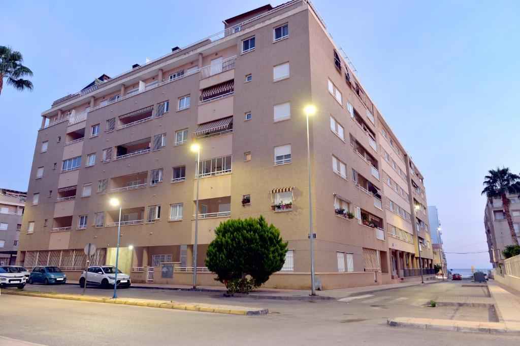 Το κτήριο όπου στεγάζεται  το διαμέρισμα