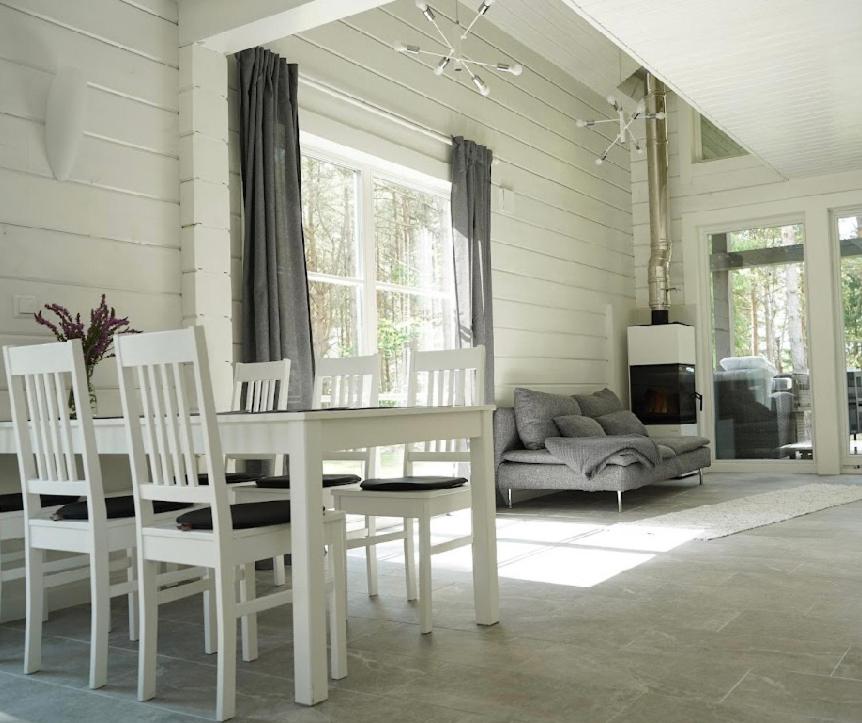 Posezení v ubytování Jõiste Beach Villa
