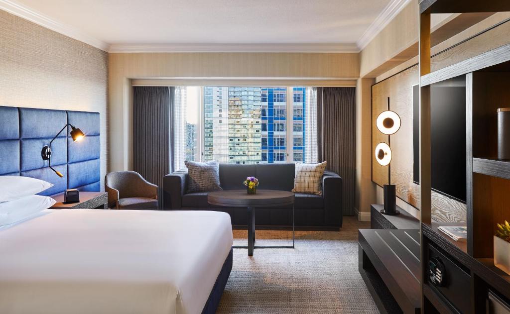 Hyatt Regency Bellevue - Corner King Room