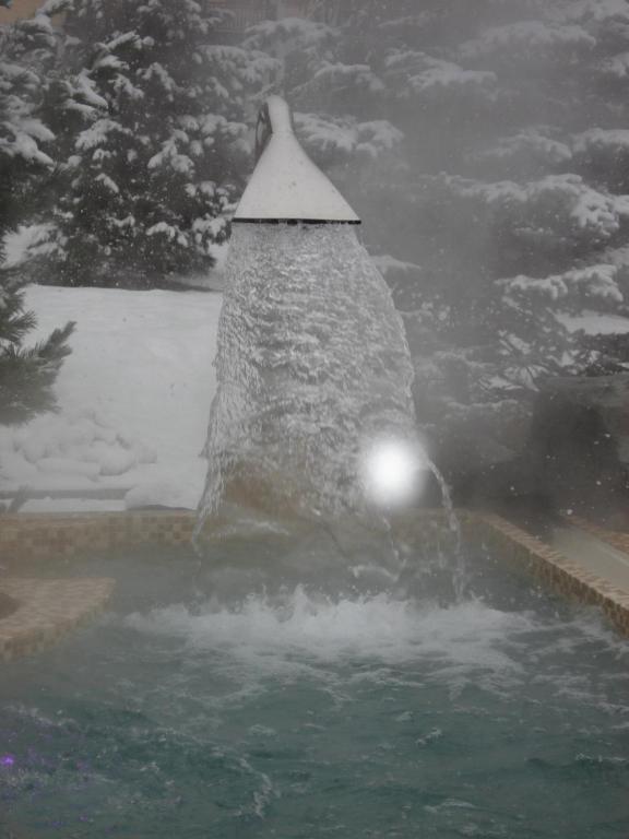 Basen w obiekcie Hotel Relais Des Glaciers - Adults Only lub w pobliżu