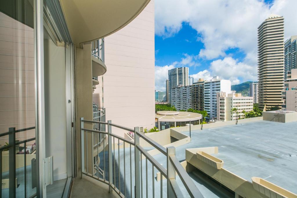 Ilikai Marina 1091 City View Studio_1
