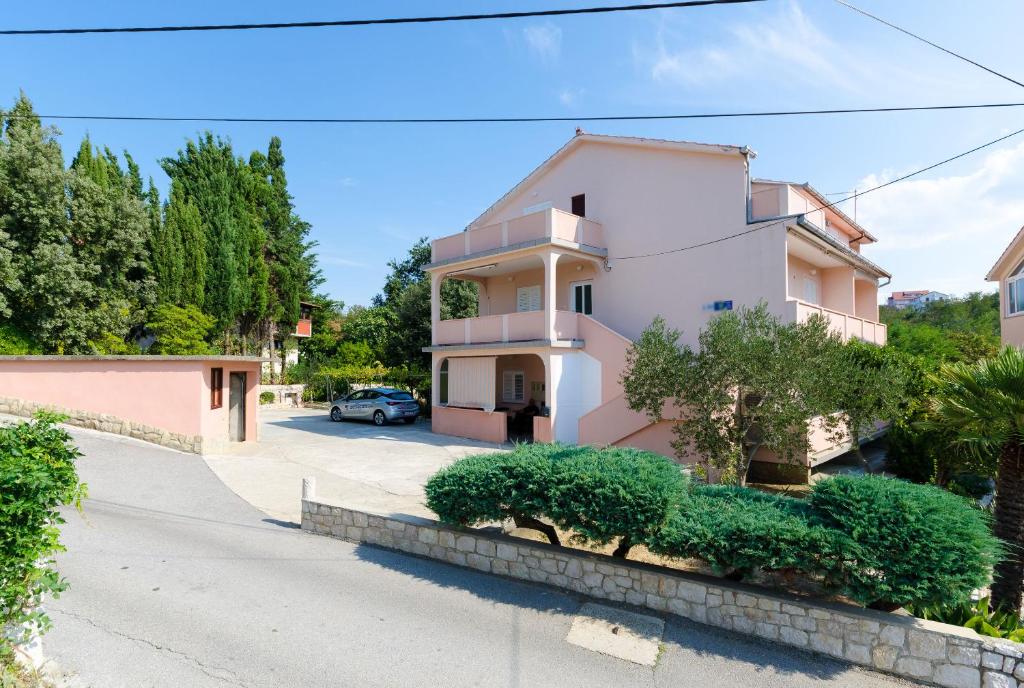 Budova, v ktorej sa apartmán nachádza