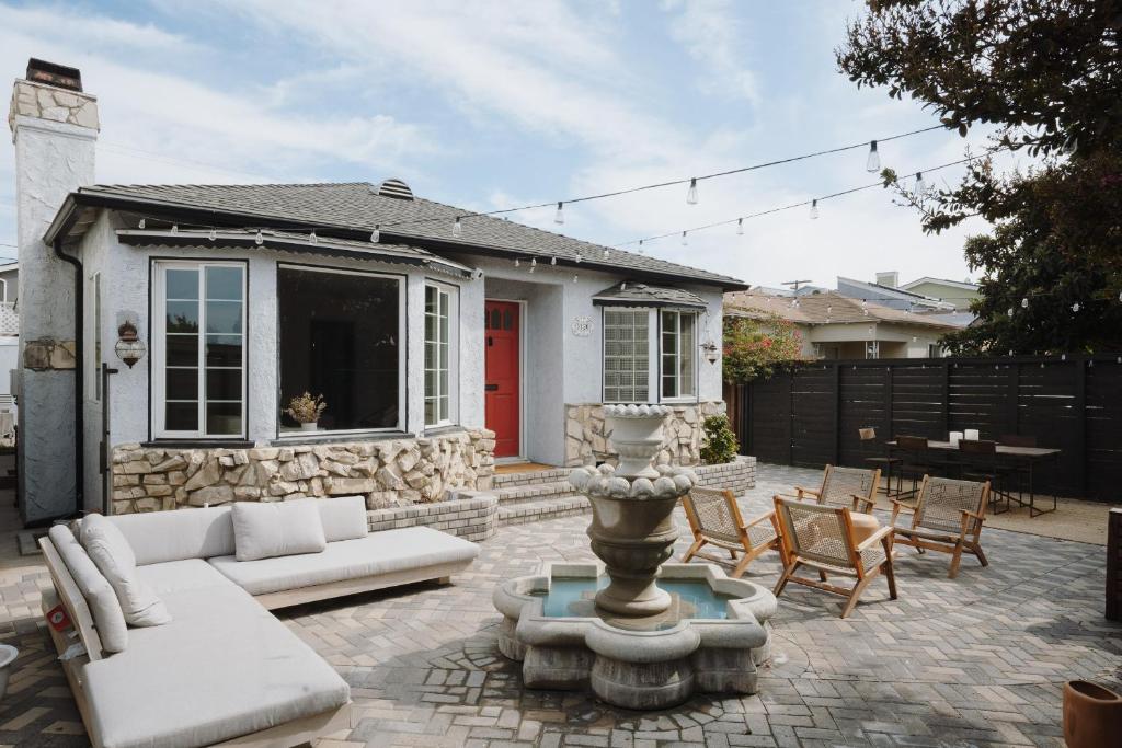 Central Venice House with patio