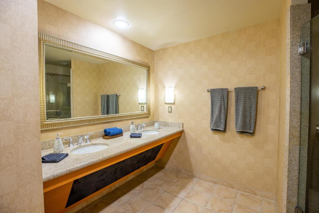 Koupelna v ubytování 2100 SqFt Penthouse Suite W/ Strip Views! POOL GYM
