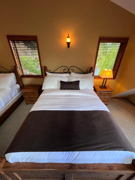 Postel nebo postele na pokoji v ubytování Sunshine Coast Resort