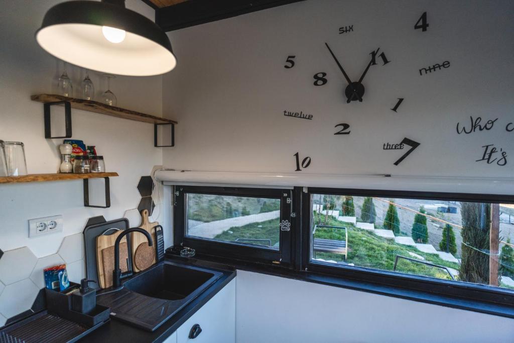 Kuchyň nebo kuchyňský kout v ubytování Wild nest Zlatibor Bear