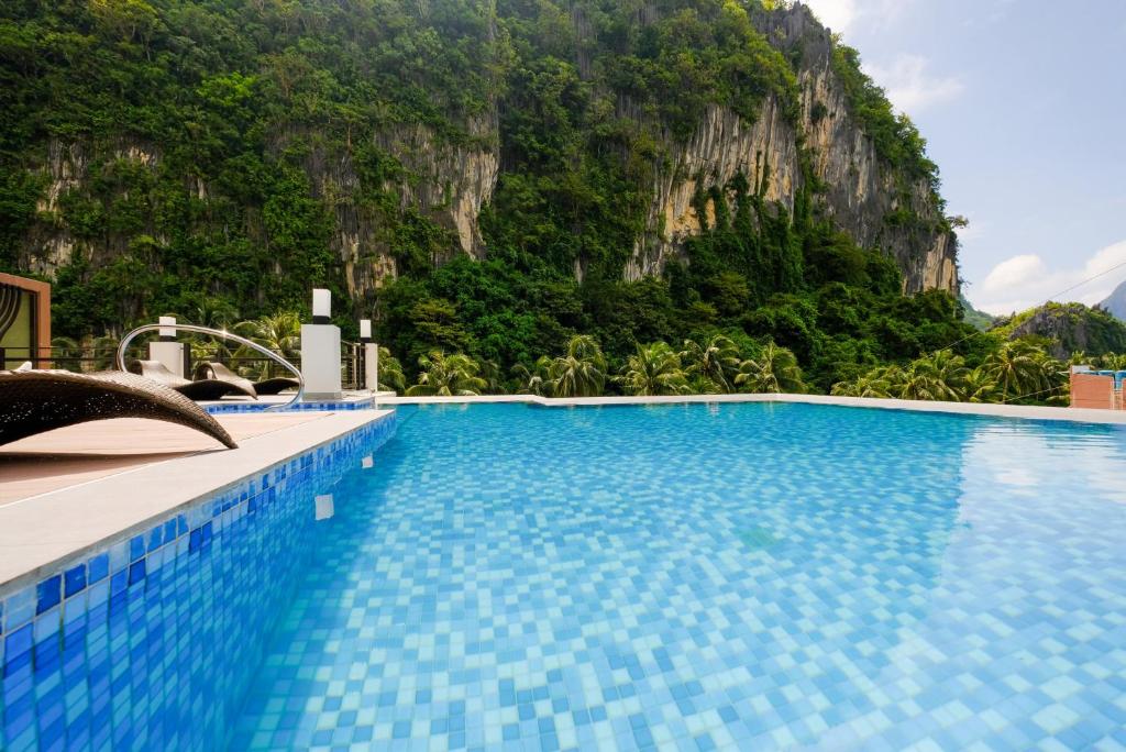 Piscina a Lagùn Hotel o a prop