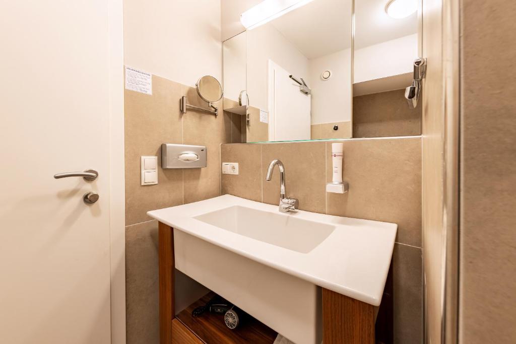 der Sonnberg Alpinlodges - Apartments mit Seeblick, privater Sauna und Self Check-In - 15