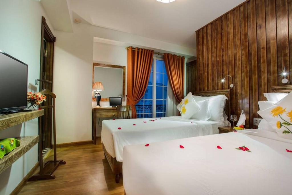 Phòng Premium Giường Đôi Có Ban Công