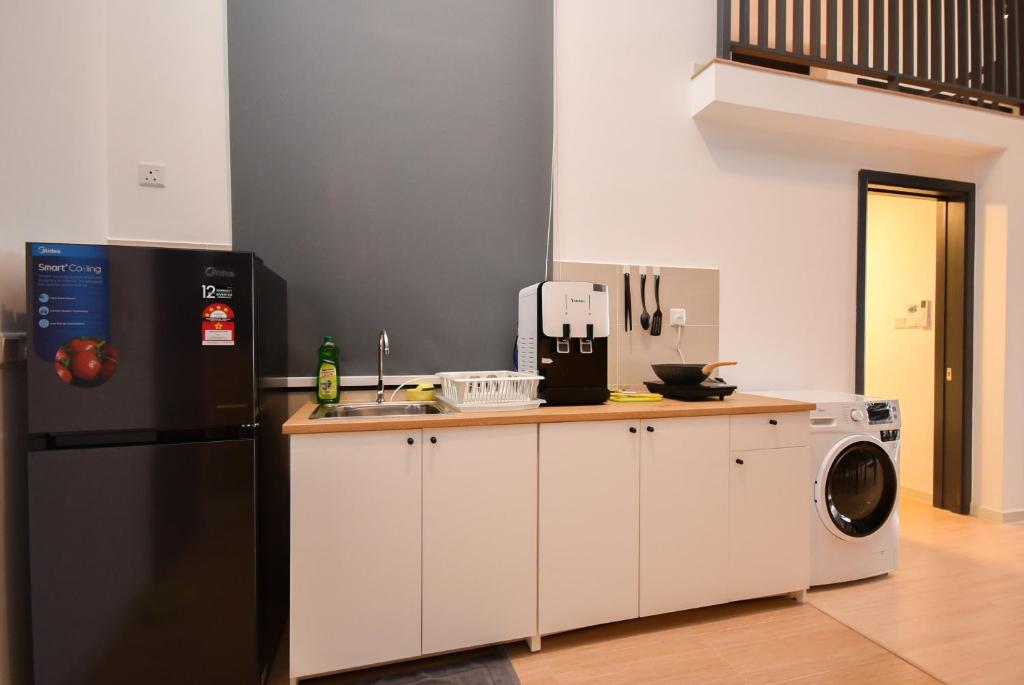Kuchyň nebo kuchyňský kout v ubytování Sunway Grid Loft Suite by Nest Home【Olympic Size Pool】