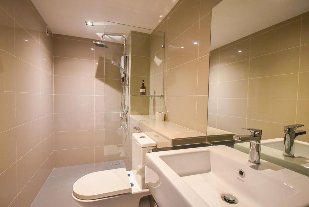 Koupelna v ubytování Sunway Grid Loft Suite by Nest Home【Olympic Size Pool】
