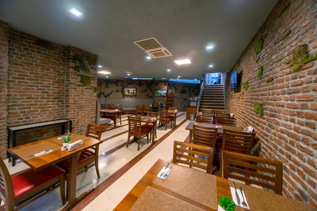 A seating area at Aprilis Hotel - Special Category