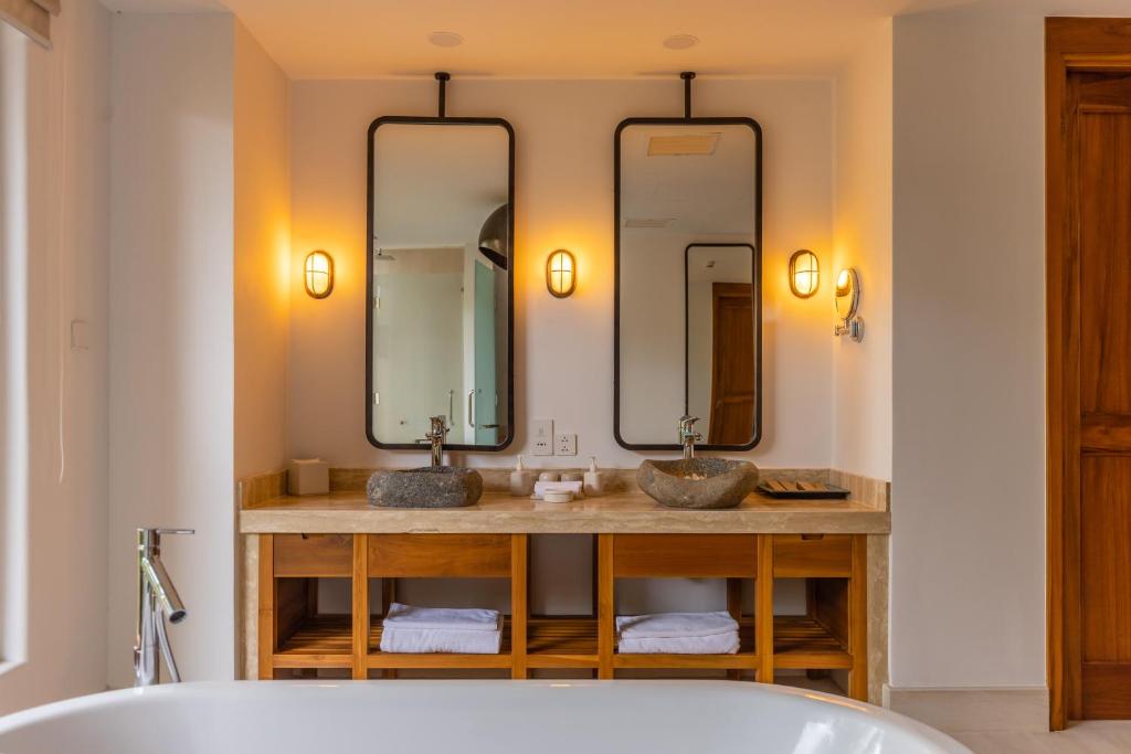 Biệt Thự 4 Phòng Ngủ Có Hồ Bơi Nhìn Ra Biển