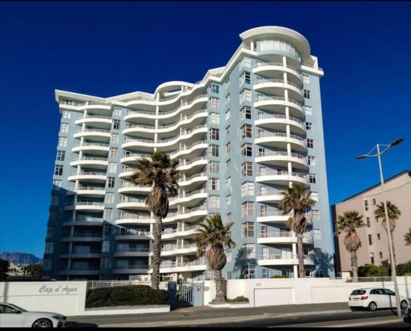 Beach front property in beach road strand, Kapstadt (aktualisierte