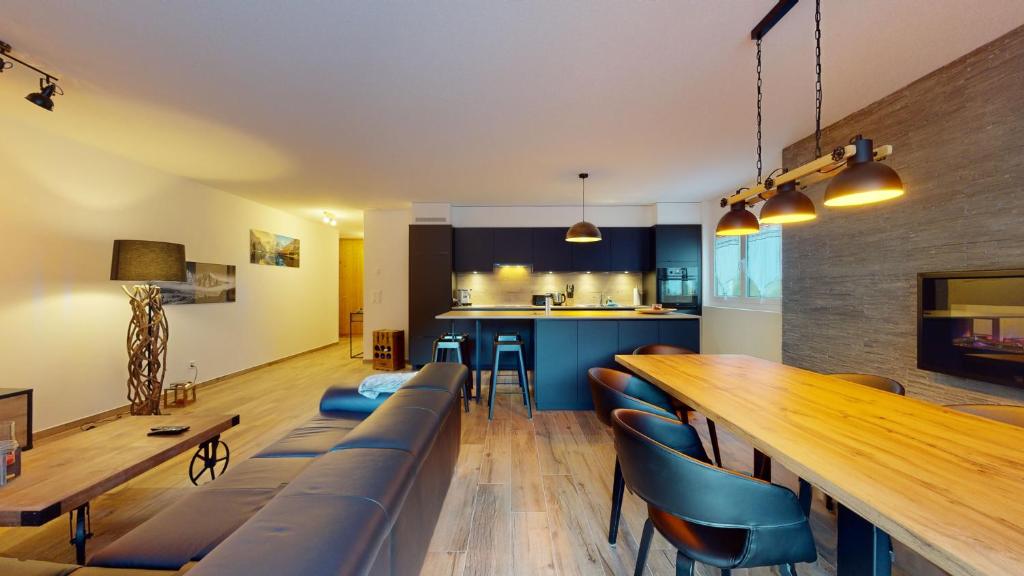 Posezení v ubytování Spacious apartment - beautiful terrace with view