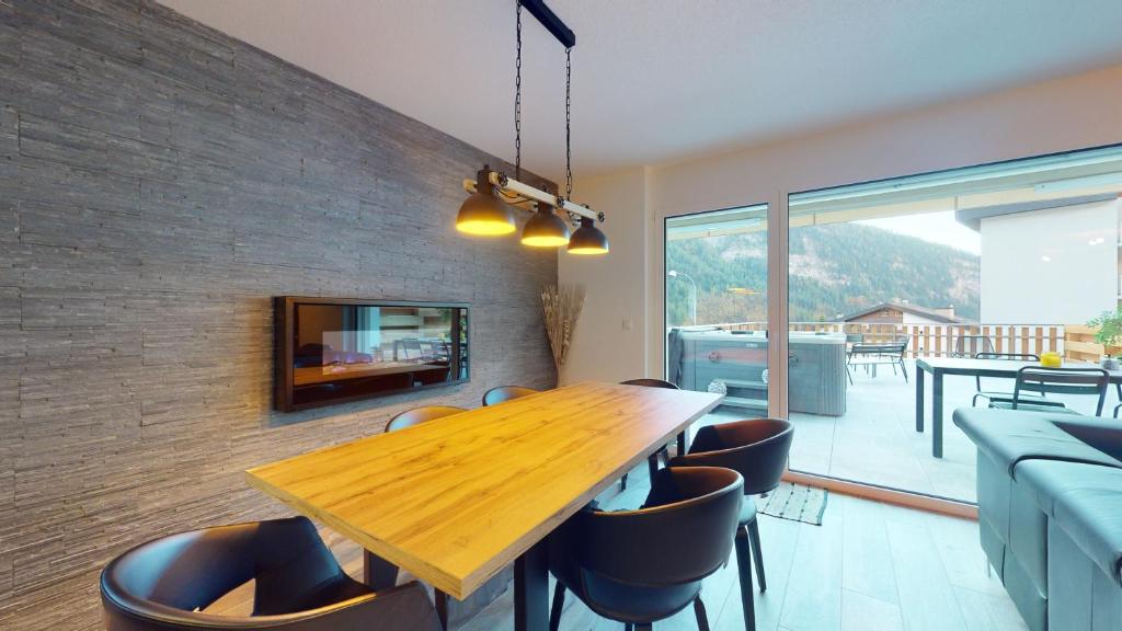 TV a/nebo společenská místnost v ubytování Spacious apartment - beautiful terrace with view