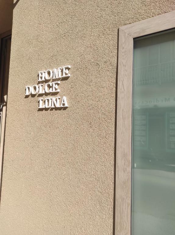 Certyfikat, podpis lub inny dokument wystawiony w obiekcie HOME DOLCE LUNA