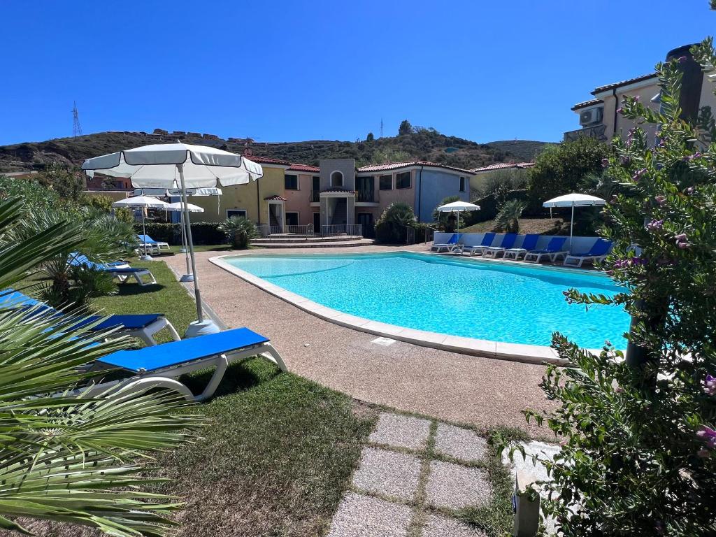 Basen w obiekcie Appartamento 38 - Complesso Residenziale Terme di Casteldoria lub w pobliżu