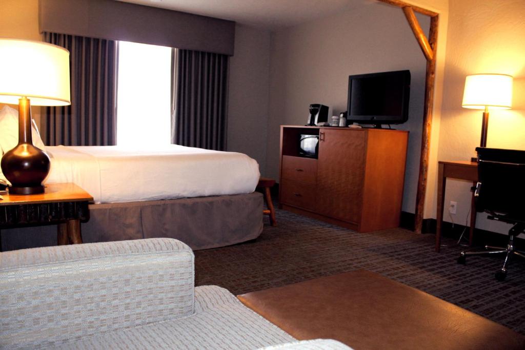 Holiday Inn Resort The Lodge at Big Bear Lake, an IHG Hotel - 
