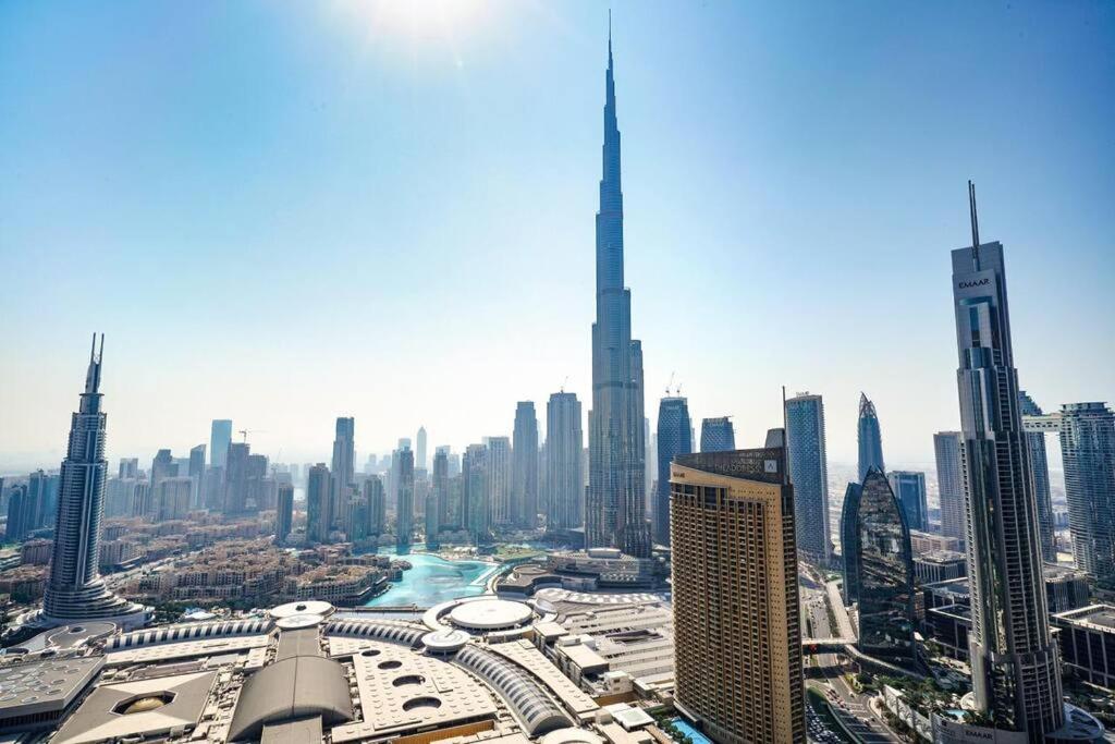 Magnificent 3BR Luxurious apartment with Burj Khalifa View
