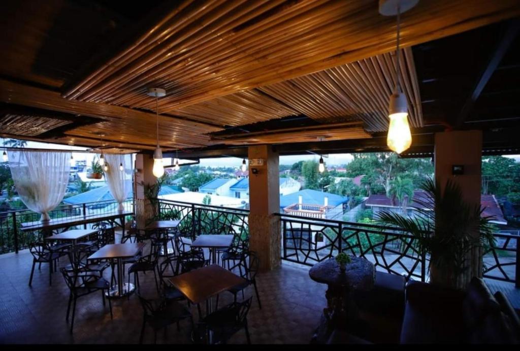 Restaurace v ubytování Marco s Tourist Inn by RedDoorz