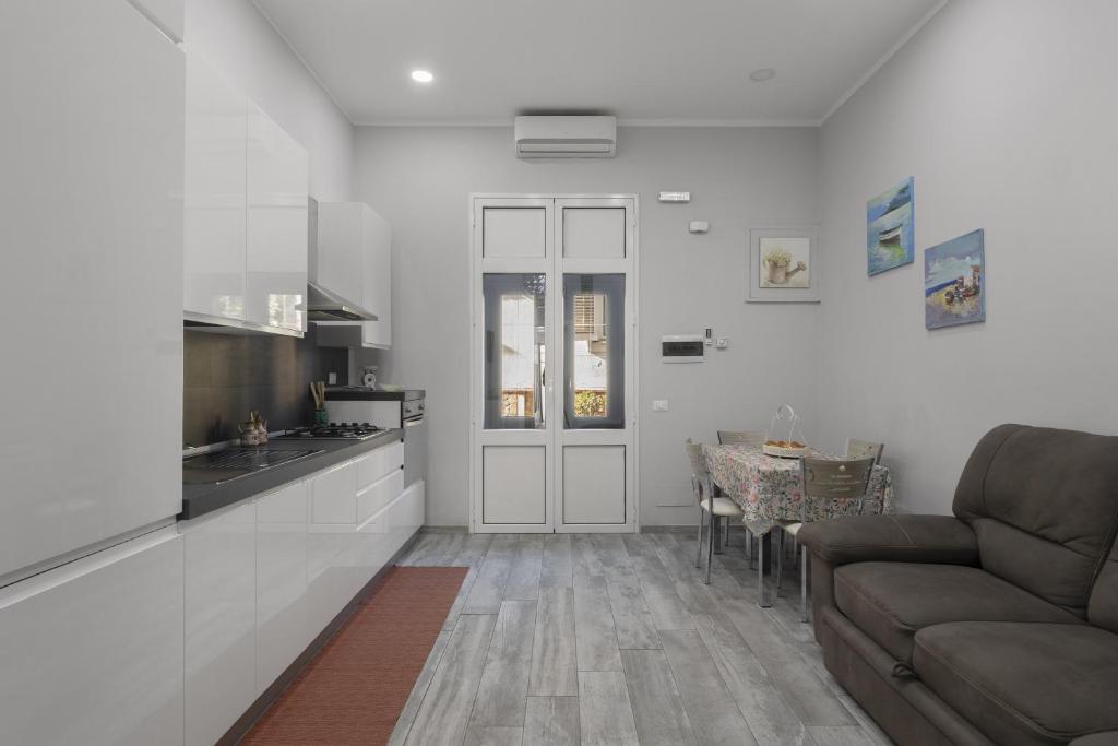 A kitchen or kitchenette at Casa bella