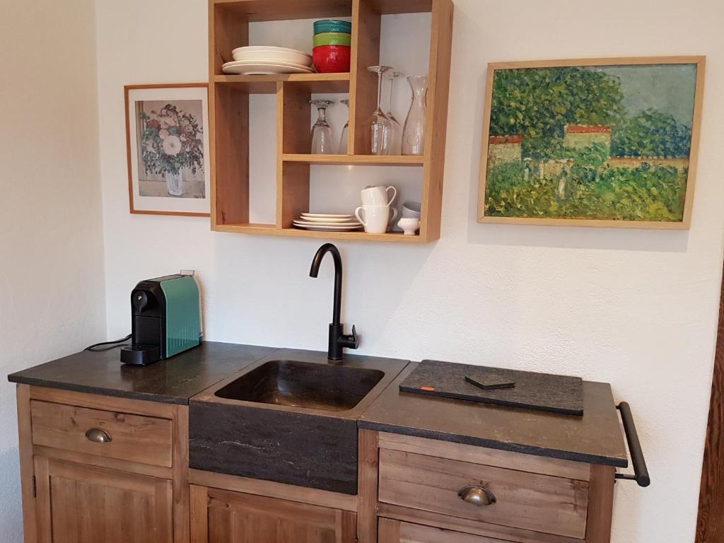 Kuchyň nebo kuchyňský kout v ubytování Landgut Apfelrose