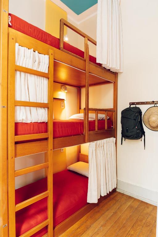 a bunk bed room with two bunk beds at Discovery Hostel in Rio de Janeiro