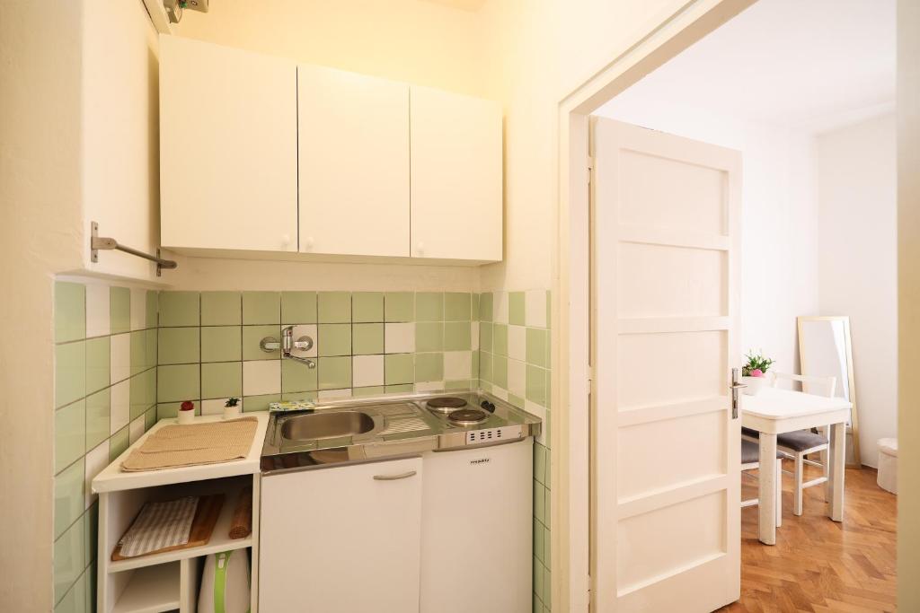 Fotografia z galérie ubytovania Cozy studio apartments in city centar Stošija v destinácii Zadar