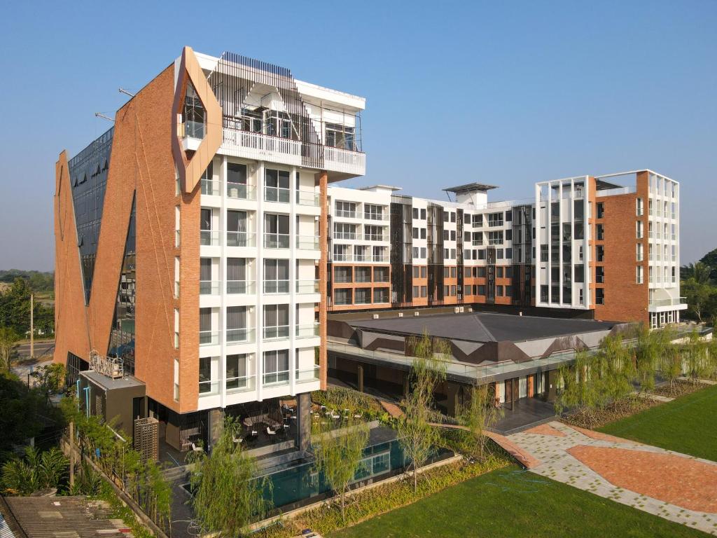 una vista aérea de un edificio en VELA Dhi Nakhon Phanom, en Nakhon Phanom