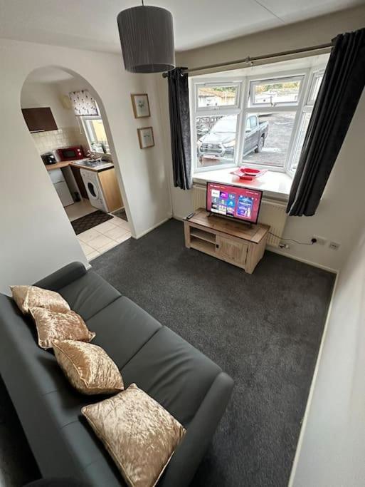 OneBedroom Chalet Bungalow Uddingston Glasgow (GB Uddingston