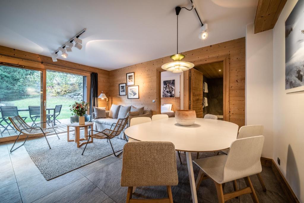 Część wypoczynkowa w obiekcie Apartment Valvisons Les Houches Chamonix - by EMERALD STAY