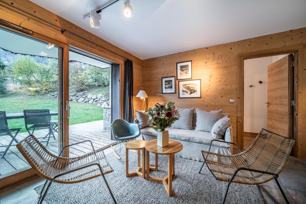 Część wypoczynkowa w obiekcie Apartment Valvisons Les Houches Chamonix - by EMERALD STAY
