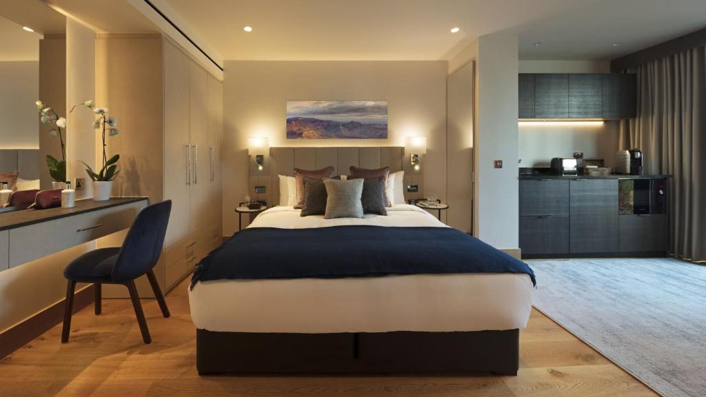 Tower Suites by Blue Orchid - Resim 17