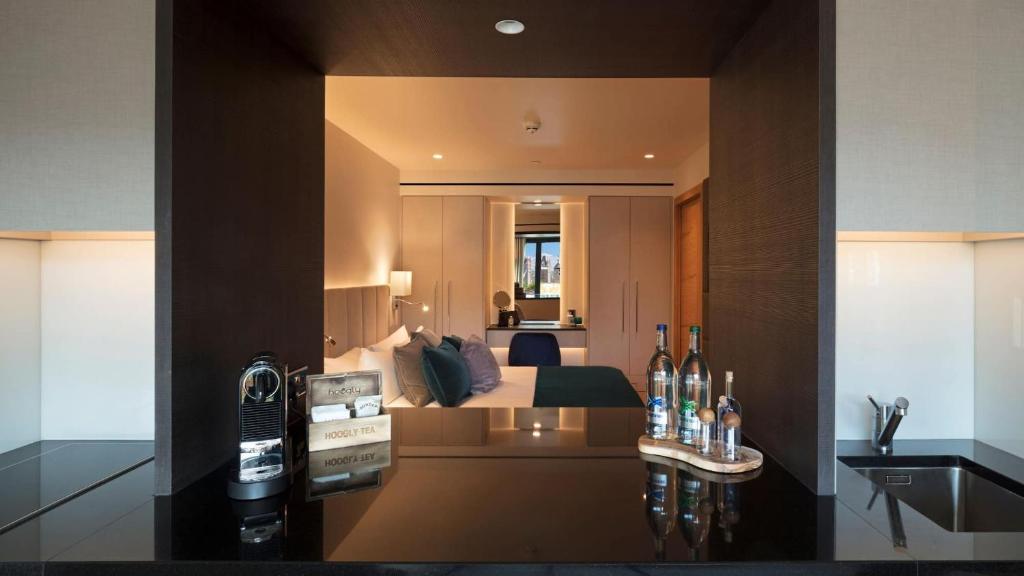 Tower Suites by Blue Orchid - Resim 20