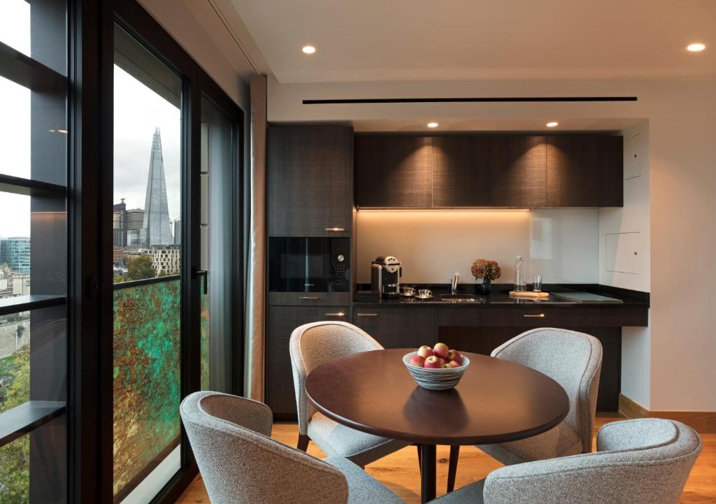 Tower Suites by Blue Orchid - Signature Suite With Kitchen, Tower Bridge View