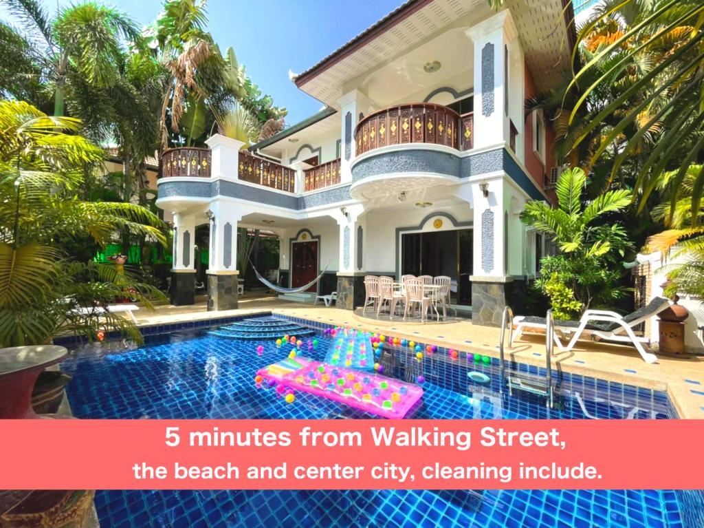 minutes from walking street the beach and center city cleaning include villa at MADEE VILLA - PATTAYA HOLIDAY HOUSE WALKING STREET 6 bedrooms in Pattaya South