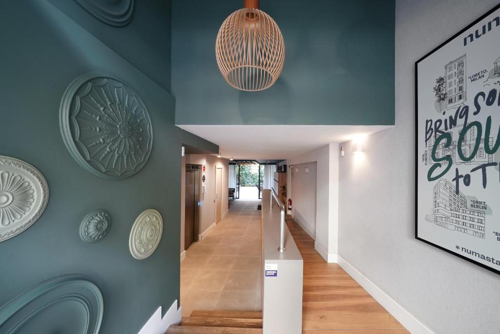 Numa Barcelona Brio - Resim 28