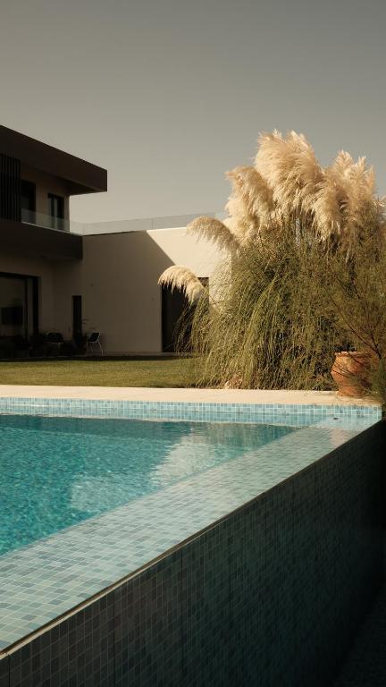 Bazén v ubytovaní Villa Gardenia, villa de luxe avec piscine à débordement alebo v jeho blízkosti