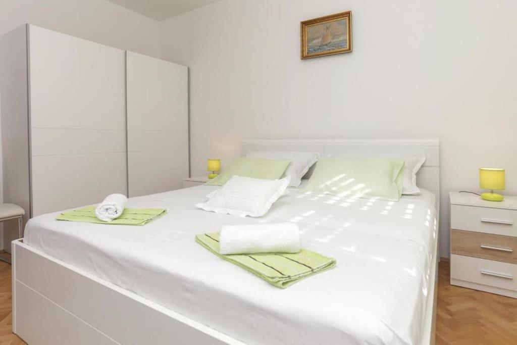 Postel nebo postele na pokoji v ubytování Apartman Toni, Gata