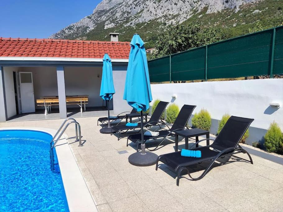 Bazén v ubytování Apartman Toni, Gata nebo v jeho okolí