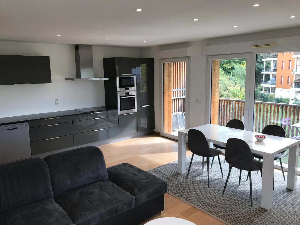 Appartement T3 spacieux et lumineux proche de Genève